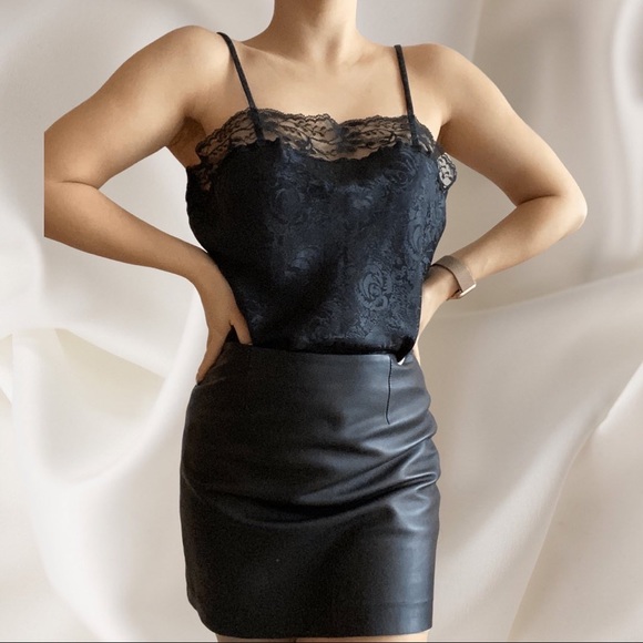 Tops - ✨#vintage embossed satin tank